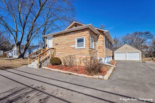 208 W Nippersink, Round Lake, IL 60073