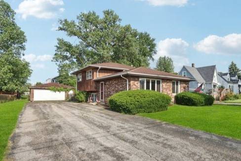 10956 S Nagle, Worth, IL 60482