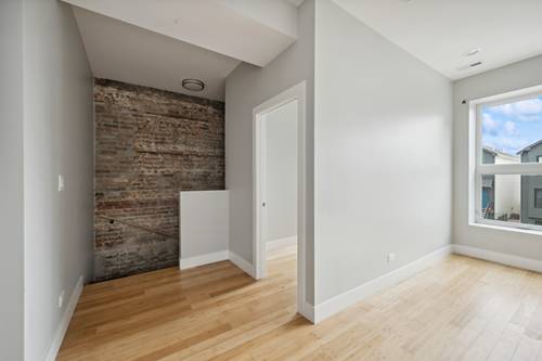 2526 W Lexington Unit 3, Chicago, IL 60612