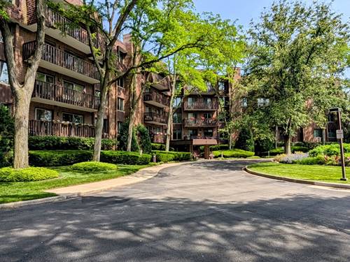 1125 Lake Cook Unit 209, Northbrook, IL 60062