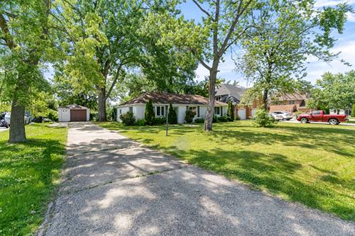 930 S Chatham, Addison, IL 60101