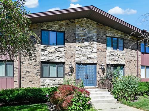 1640 Royal Oak Unit 4, Darien, IL 60561