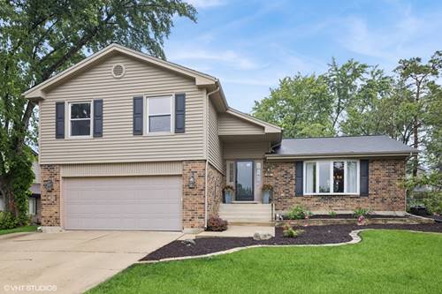 647 Farnham, Wheaton, IL 60189