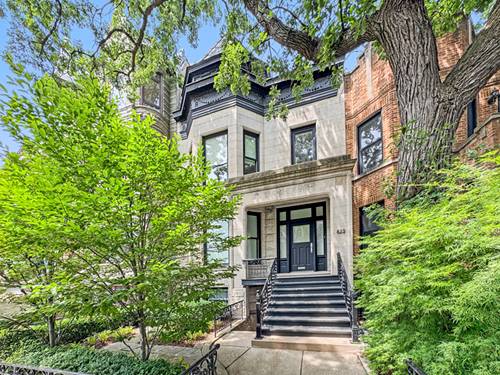 822 W Oakdale, Chicago, IL 60657