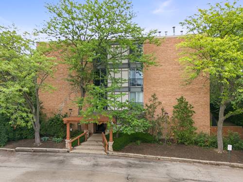 1833 Four Lakes Unit 2A, Lisle, IL 60532