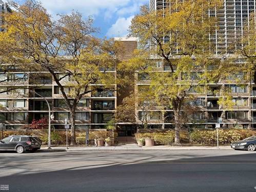 1555 N Sandburg Unit 301, Chicago, IL 60610