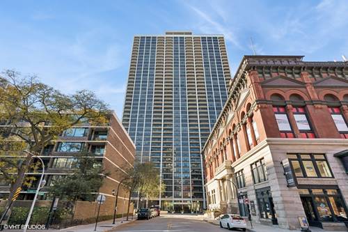 1560 N Sandburg Unit 915, Chicago, IL 60610