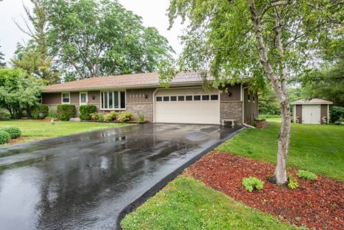 38689 N Boulevard View, Wadsworth, IL 60083