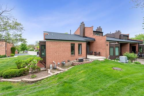 2S570 Patrick Henry Unit 119, Oak Brook, IL 60523