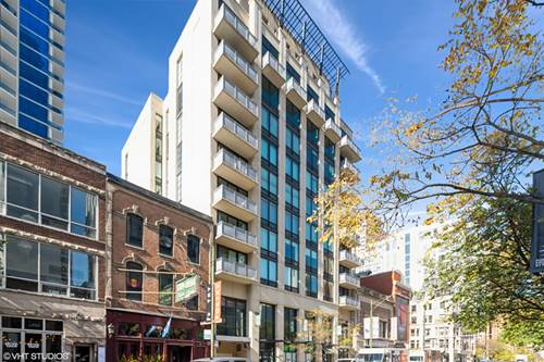744 N Clark Unit 305, Chicago, IL 60654