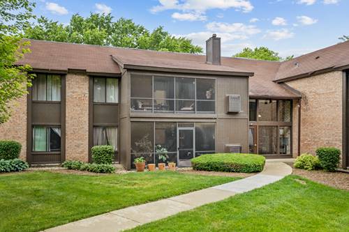 740 St Andrews Unit 13, Crystal Lake, IL 60014