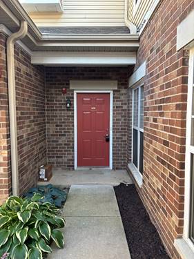 512 Pineridge Unit 512, Oswego, IL 60503