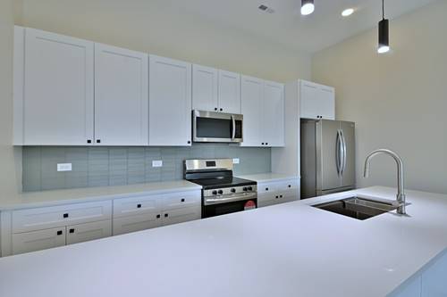 7518 Madison Unit C, Forest Park, IL 60130