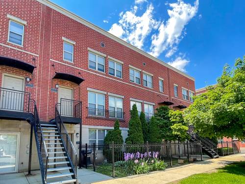 757 W Evergreen Unit A, Chicago, IL 60610