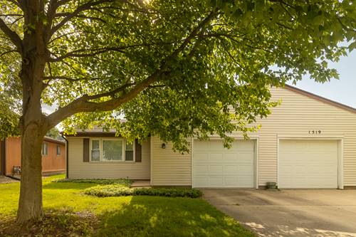 1521 Pebblewood Unit 1521, Sycamore, IL 60178