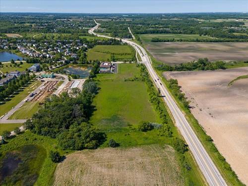 40 Us Highway 45, Lindenhurst, IL 60046
