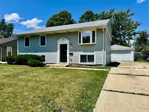 814 Surrey, Streamwood, IL 60107