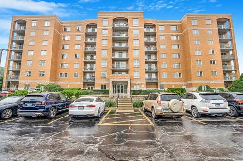 6807 N Milwaukee Unit 411, Niles, IL 60714
