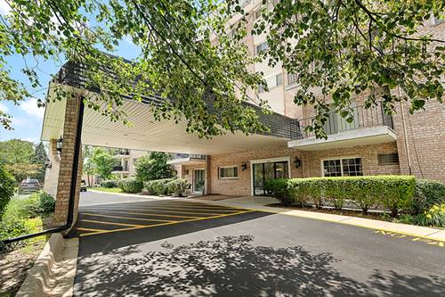 1000 S Lorraine Unit 110, Wheaton, IL 60189