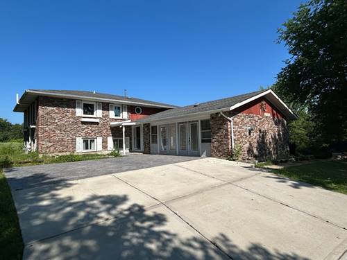 194 S Collins, South Elgin, IL 60177