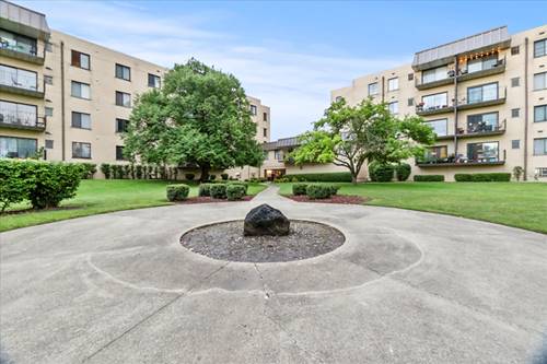 5840 W 104th Unit 212, Oak Lawn, IL 60453