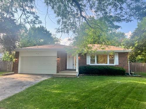 712 Stacie, Naperville, IL 60563
