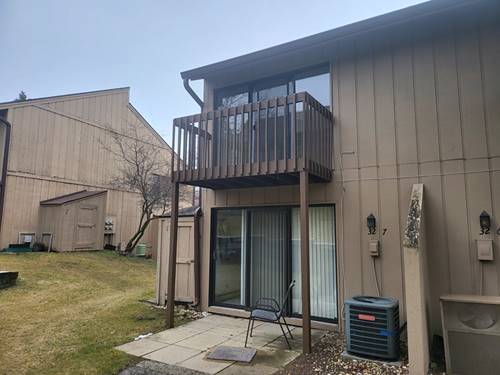 32 Montego Colony Unit 7, Fox Lake, IL 60020