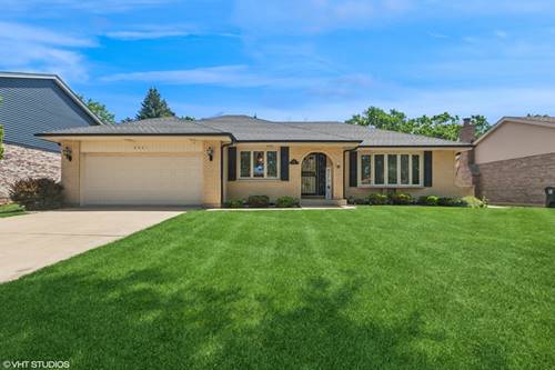 8261 Meadowwood, Woodridge, IL 60517