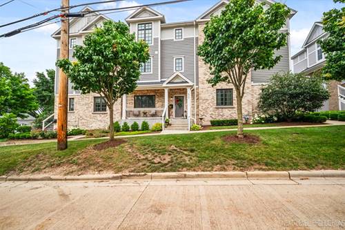 520 Ohio, St. Charles, IL 60174
