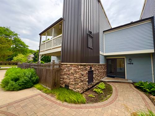 1495 S County Farm Unit 2-4, Wheaton, IL 60189