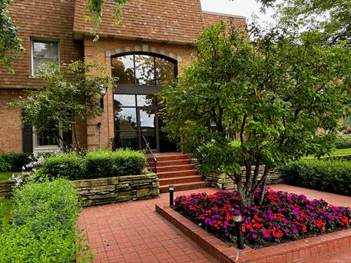 1230 Park Unit 211, Highland Park, IL 60035