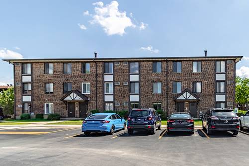 1002 Centurion Unit 2, Vernon Hills, IL 60061