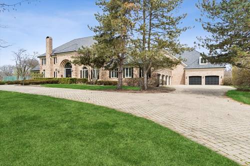 9 Squire, St. Charles, IL 60174