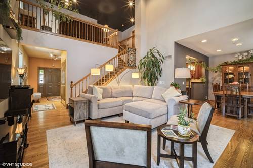 1475 Ginger Woods Unit 2-4, Wheeling, IL 60090