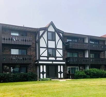 4 Crestview Unit 16, Vernon Hills, IL 60061