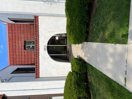 743 E Fullerton Unit 103, Glendale Heights, IL 60139