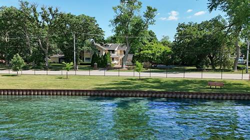 691 Lake, Crystal Lake, IL 60014