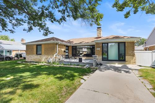 4944 Jarvis, Skokie, IL 60077