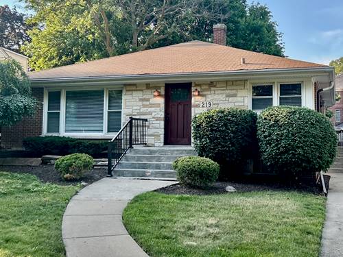219 Spring, Naperville, IL 60540