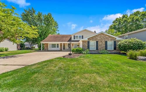 416 Iroquois, Naperville, IL 60563