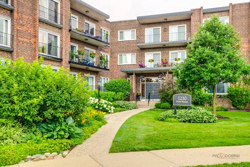 1230 N Western Unit 211, Lake Forest, IL 60045
