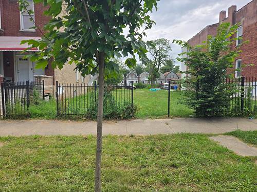 4221 W Maypole, Chicago, IL 60624