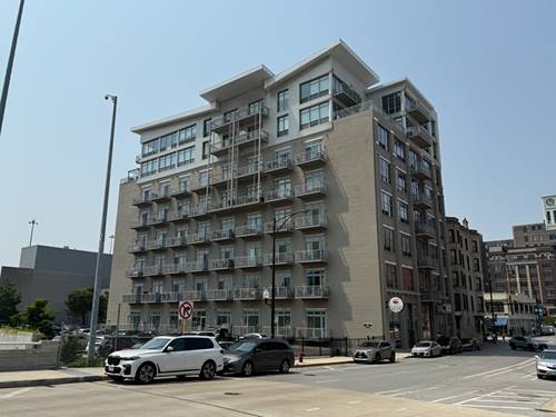 770 W Gladys Unit 301, Chicago, IL 60661