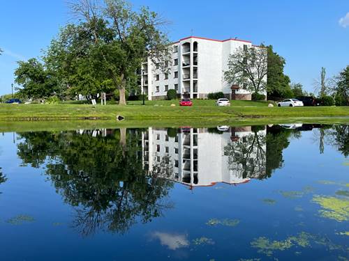 350 Plum Creek Unit 410, Wheeling, IL 60090