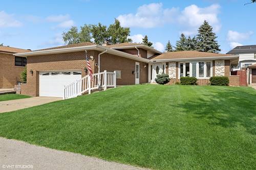 727 Mccarthy, Lemont, IL 60439
