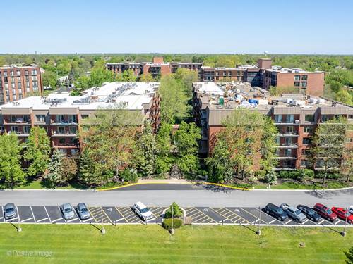 123 Acacia Unit 414, Indian Head Park, IL 60525