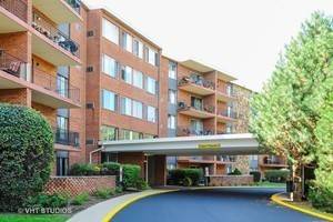 18 E Old Willow Unit 127N, Prospect Heights, IL 60070