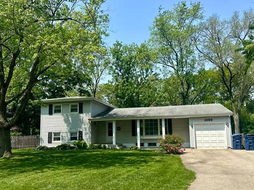 1028 Castlewood, Deerfield, IL 60015