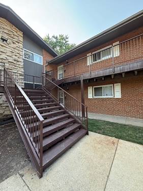 1810 W Hatherleigh Unit 2B, Mount Prospect, IL 60056