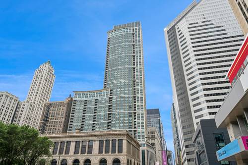 130 N Garland Unit 1608, Chicago, IL 60602